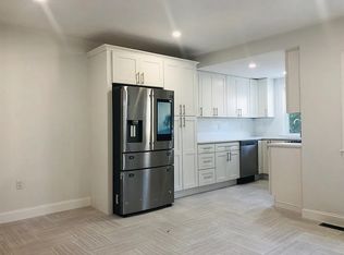 31 Middle St #A, Newton, MA 02458