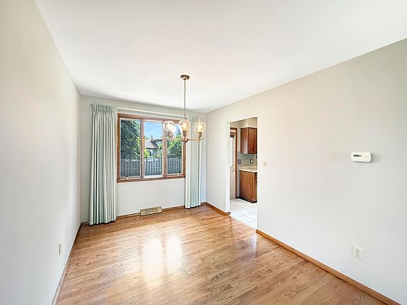 5th image of 9443 Oriole Dr