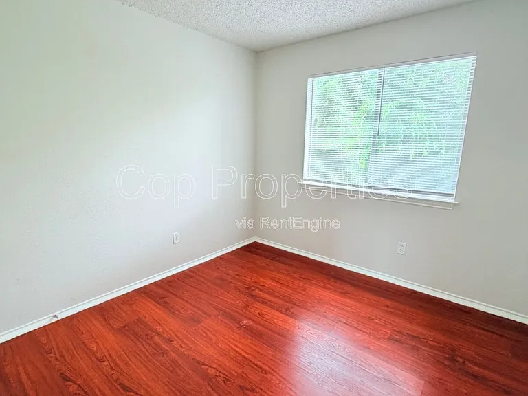 6321 Waddesdon Wood — Photo 17