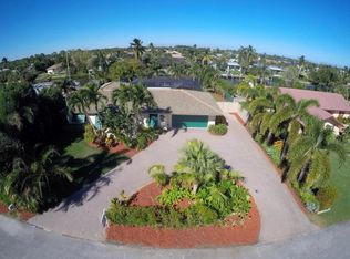 8411 SE Driftwood St, Hobe Sound, FL 33455