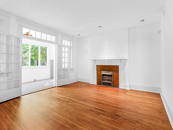 4th image of 754 Juniper St NE APT 4
