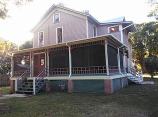 210 Palmetto Ave, Crescent City, FL 32112