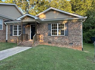 1330 Snow Ct, Burlington, NC 27215
