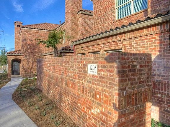 4th image of 1205 Jerome St