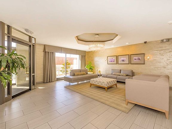 3rd image of 100 W Broadway APT 2CC