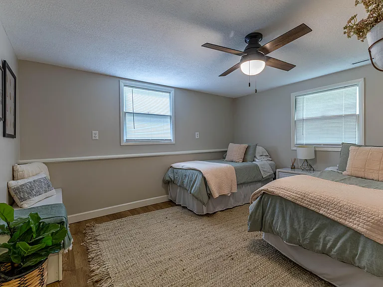 3312 Lynnwood Dr — Photo 37