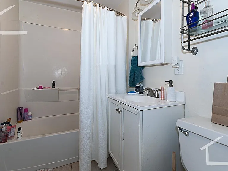 314 Saint Paul St #4R — Photo 3