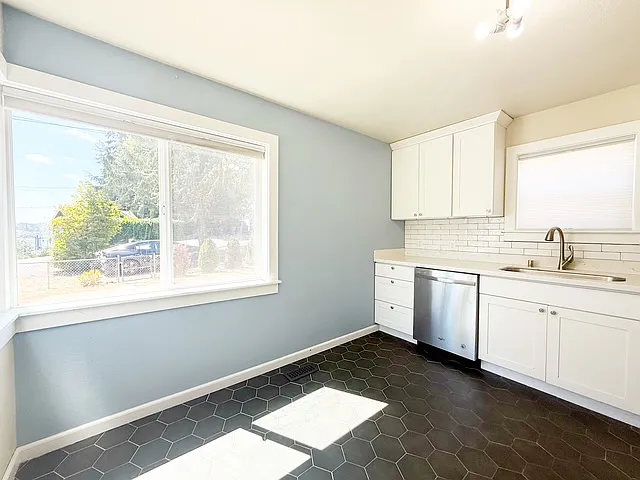821 S Summit Ave — Photo 7