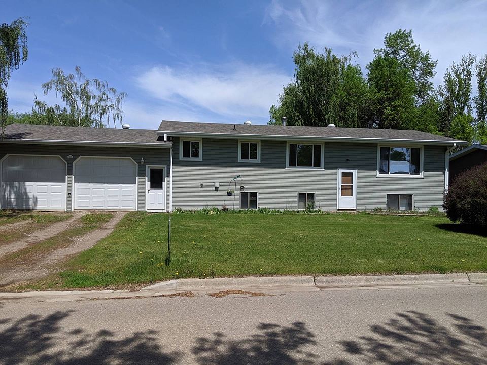 1st image of 915 4th St NE