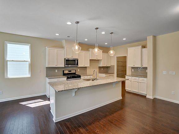 Photo representation of the Crosby plan. Colors, finishes and options will vary.