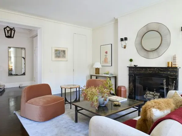 1021 Park Avenue image 1 of 15
