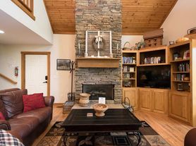 497 Luther Burbank Dr, Lake Lure, NC