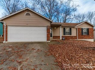 4965 Evelynaire Dr, Florissant, MO 63033