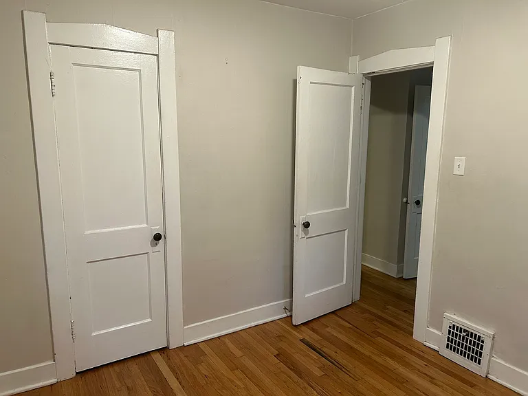 2295 S Franklin St — Photo 12