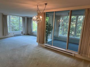 5425 Yew St #403, Vancouver, BC V6M3X7