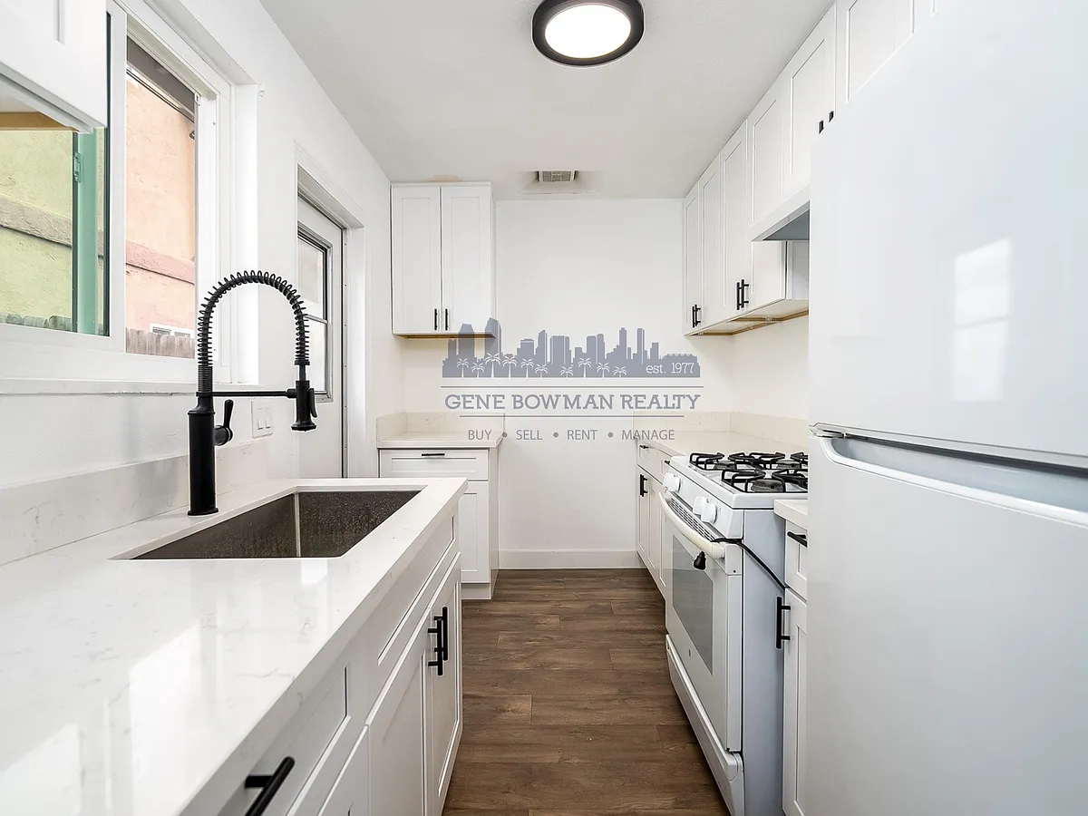 Building Photo - 106 Madison Ave #A