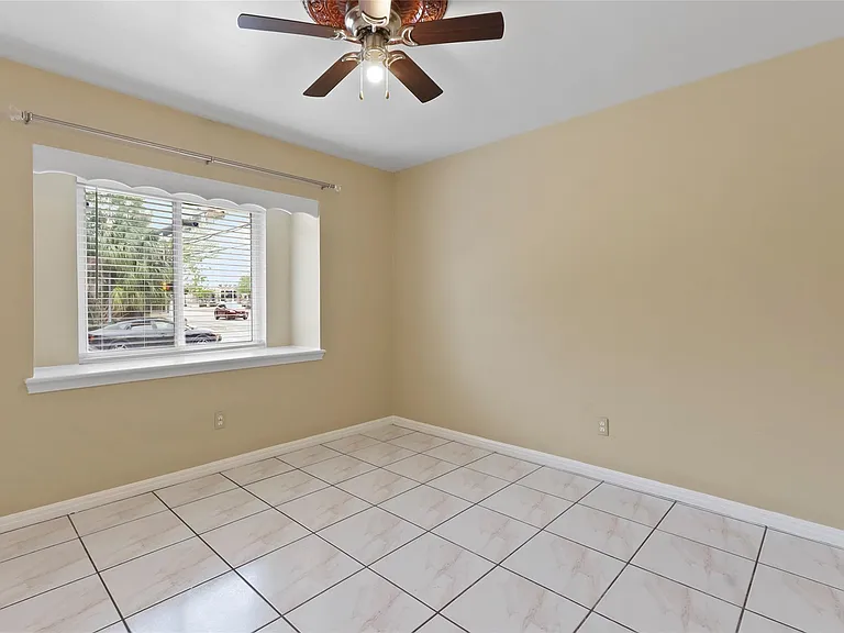 12303 Barryknoll Ln — Photo 12