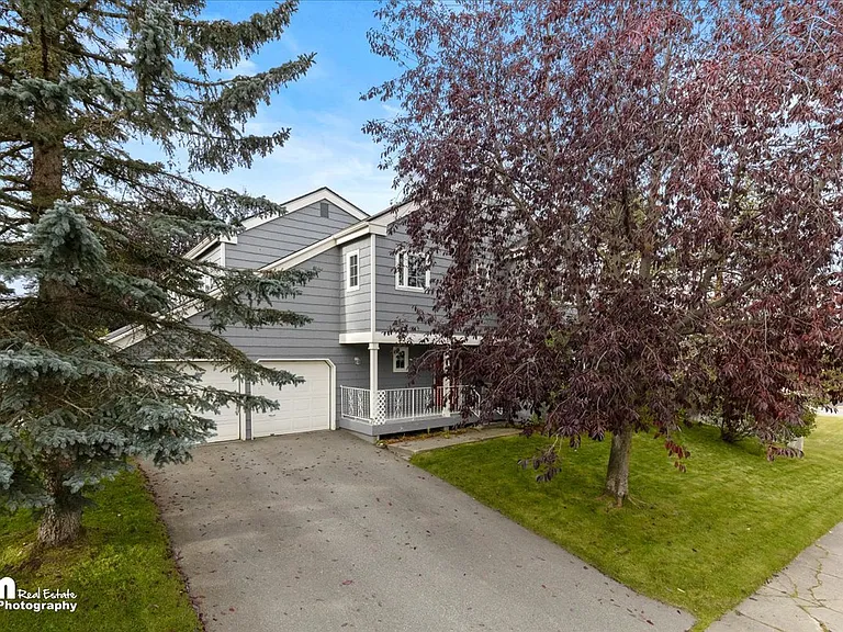 1831 Commodore Dr — Photo 27