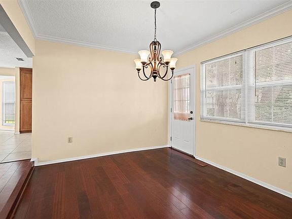 5th image of 6090 ELCONA COURT