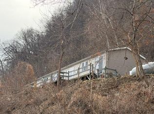 1632 River View Rd, Lansing, IA 52151