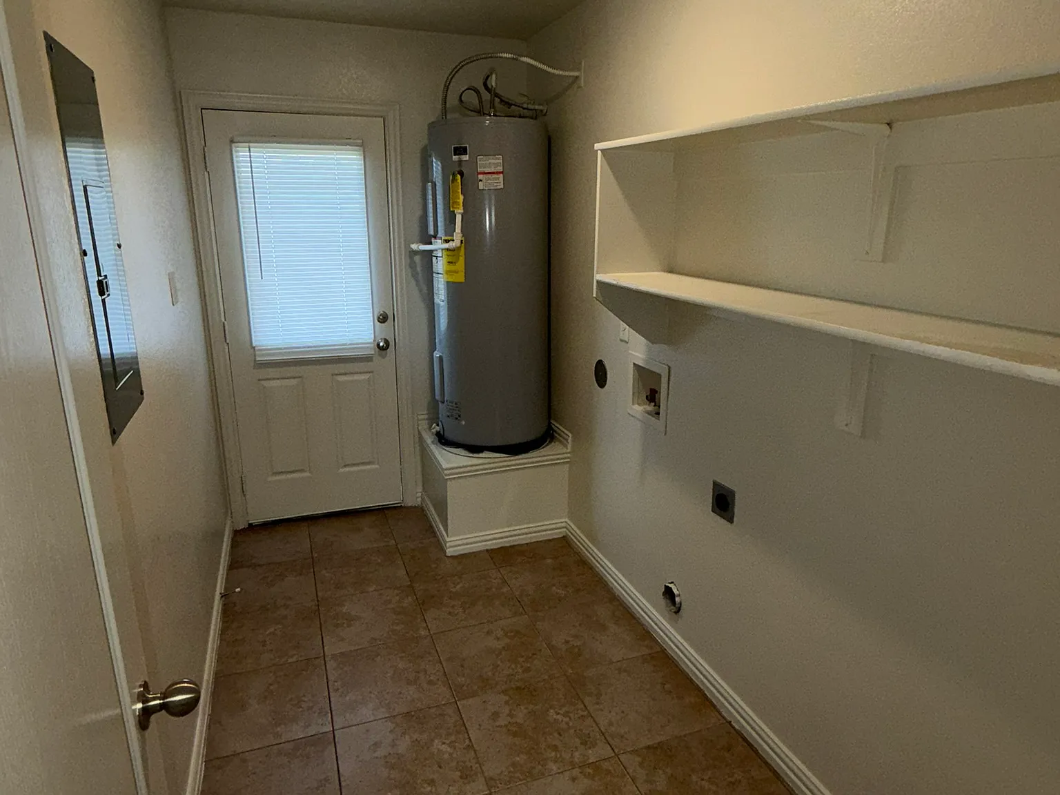 3 bed, 1100 sqft, $1,250 — Photo 2