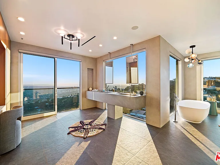 2020 Cyprean Dr — Photo 34