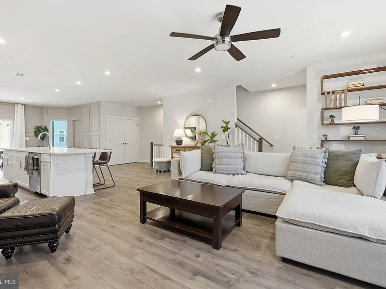 44617 Wolfhound Sq — Photo 3