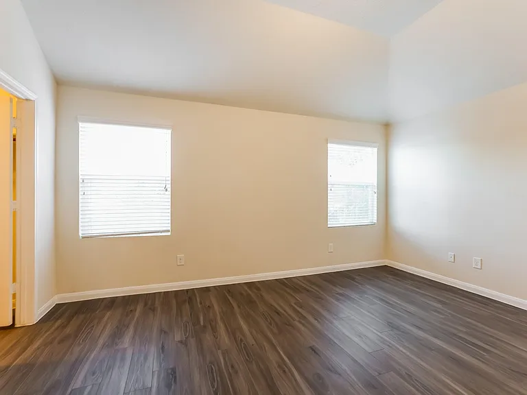 10931 Myrtle Oak St — Photo 5