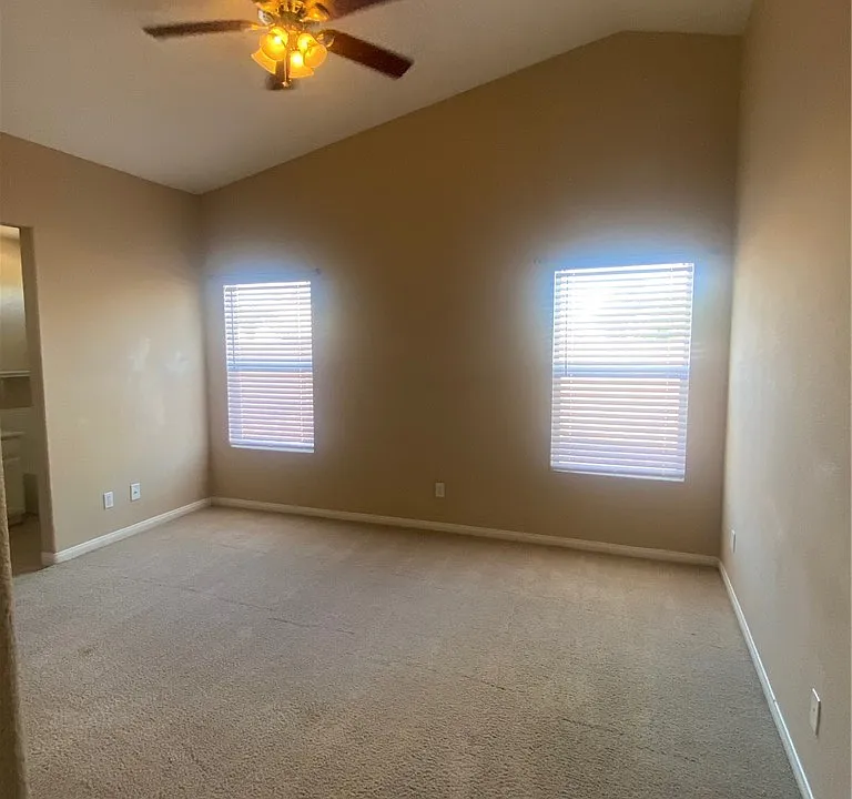 5010 Paradise Harbor Pl