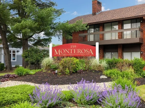 159 Main St APT 17B, Stoneham, MA 02180