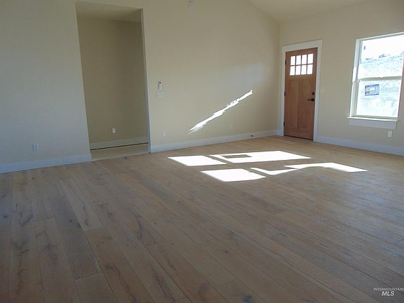5th image of 1164 Smith Dr