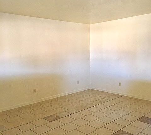 5th image of 824 NE 26th St #824