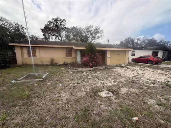 830 Berkshire Rd, Daytona Beach, FL 32117