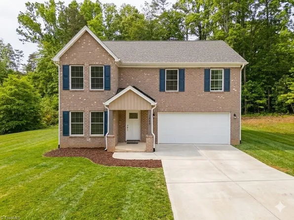 2948 Lashmit Dr, Winston Salem, NC 27103