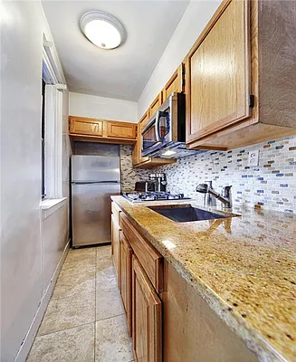 Sold by R New York | media 20