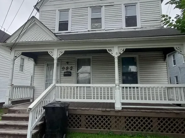 982 E 69th St, Cleveland, OH 44103