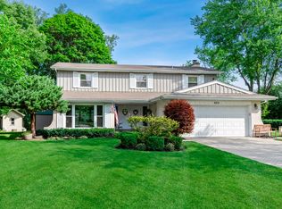 630 Huber Ln, Glenview, IL