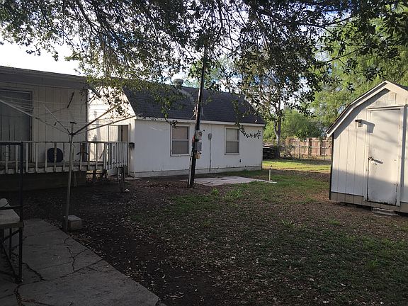 detached studio apartment 
