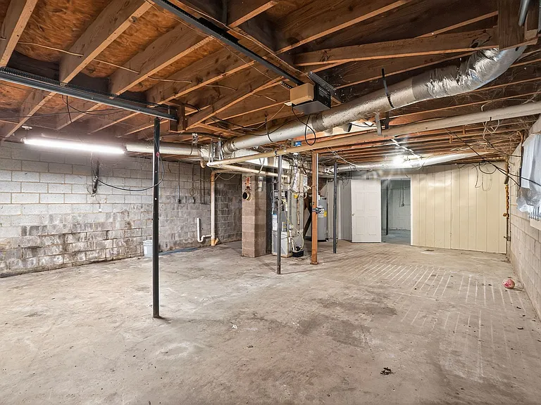 1494 Carpenter St — Photo 21