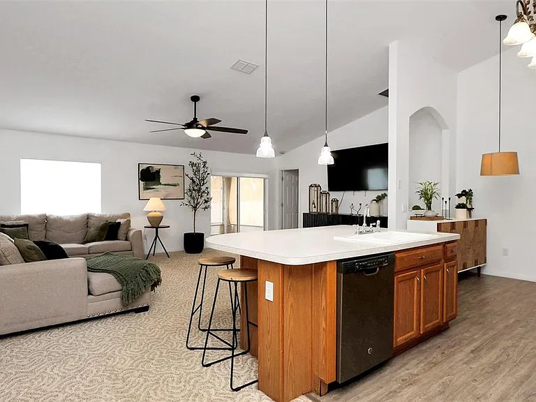 10648 SW 38th Ave — Photo 9
