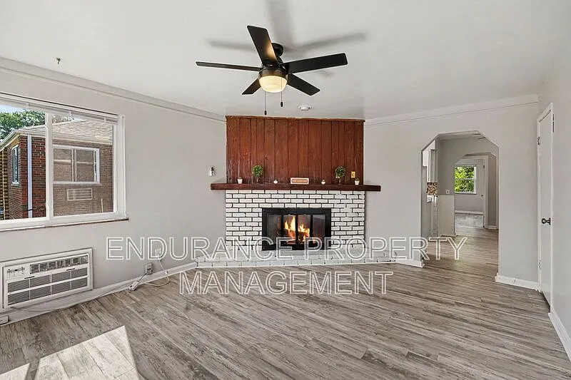 2 bed, 1.0 bath, 800 sqft, $999 — Photo 3