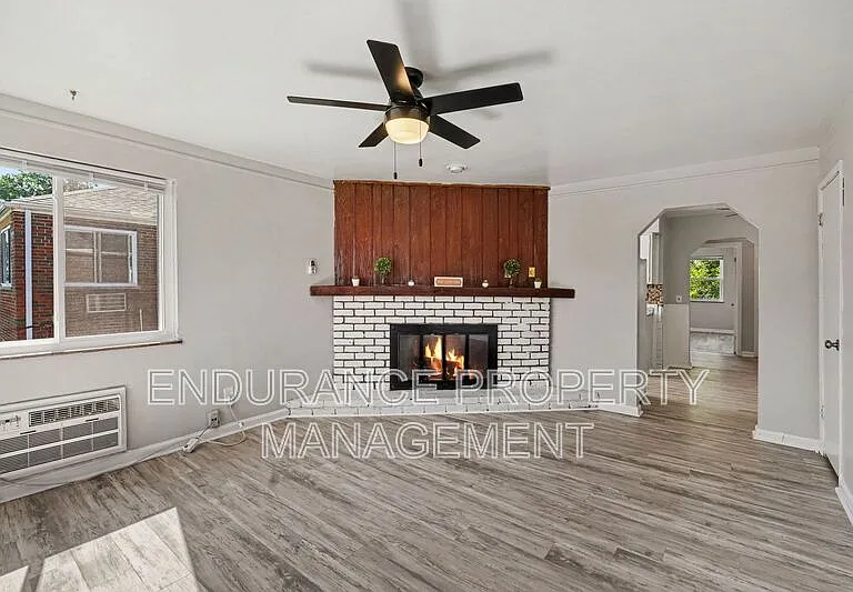 629 Maple Dr #4 — Photo 3
