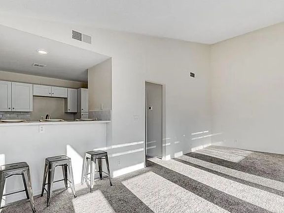 4th image of 5600 Orchard Ln