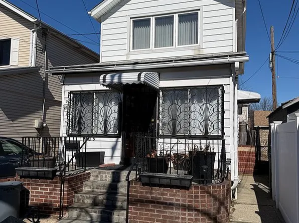 91-59 Chicot Rd, Ozone Park, NY 11417