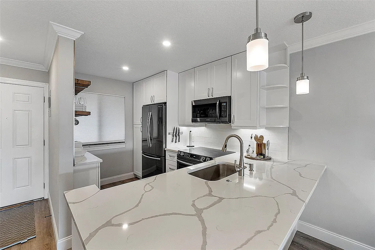 Building Photo - 4230 Deste Ct #305