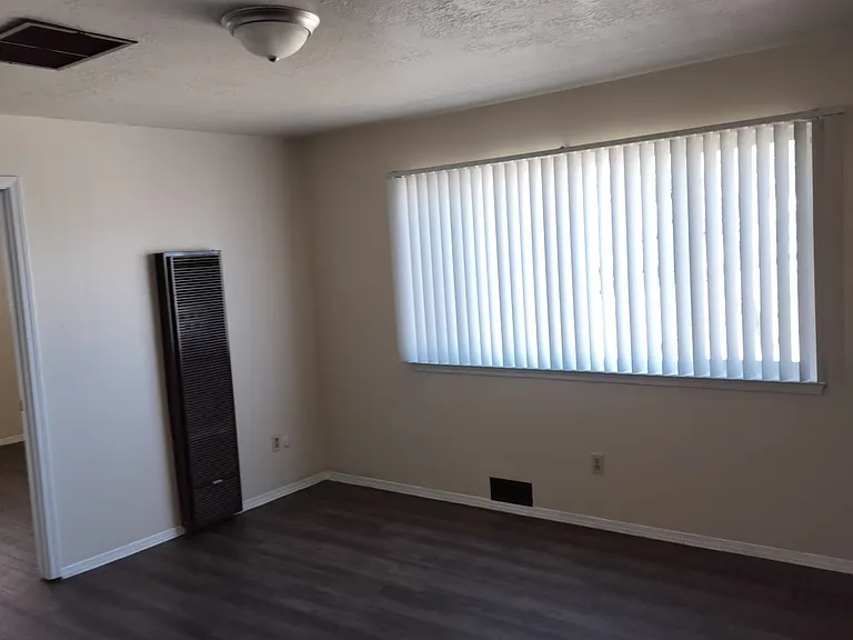 1 Bed/1 Bath in Pet Friendly Community — Photo 11