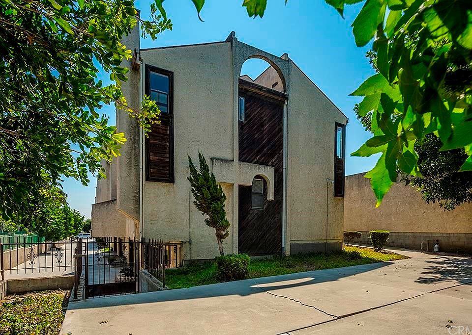 1st image of 513 Pomelo Ave APT D