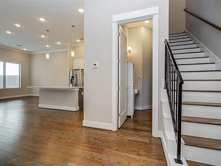 3516 Bastrop St — Photo 9