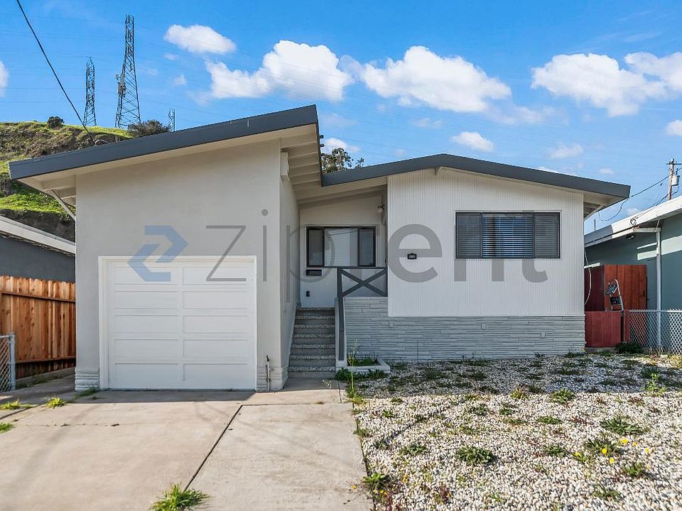 1st image of 161 Pecks Ln