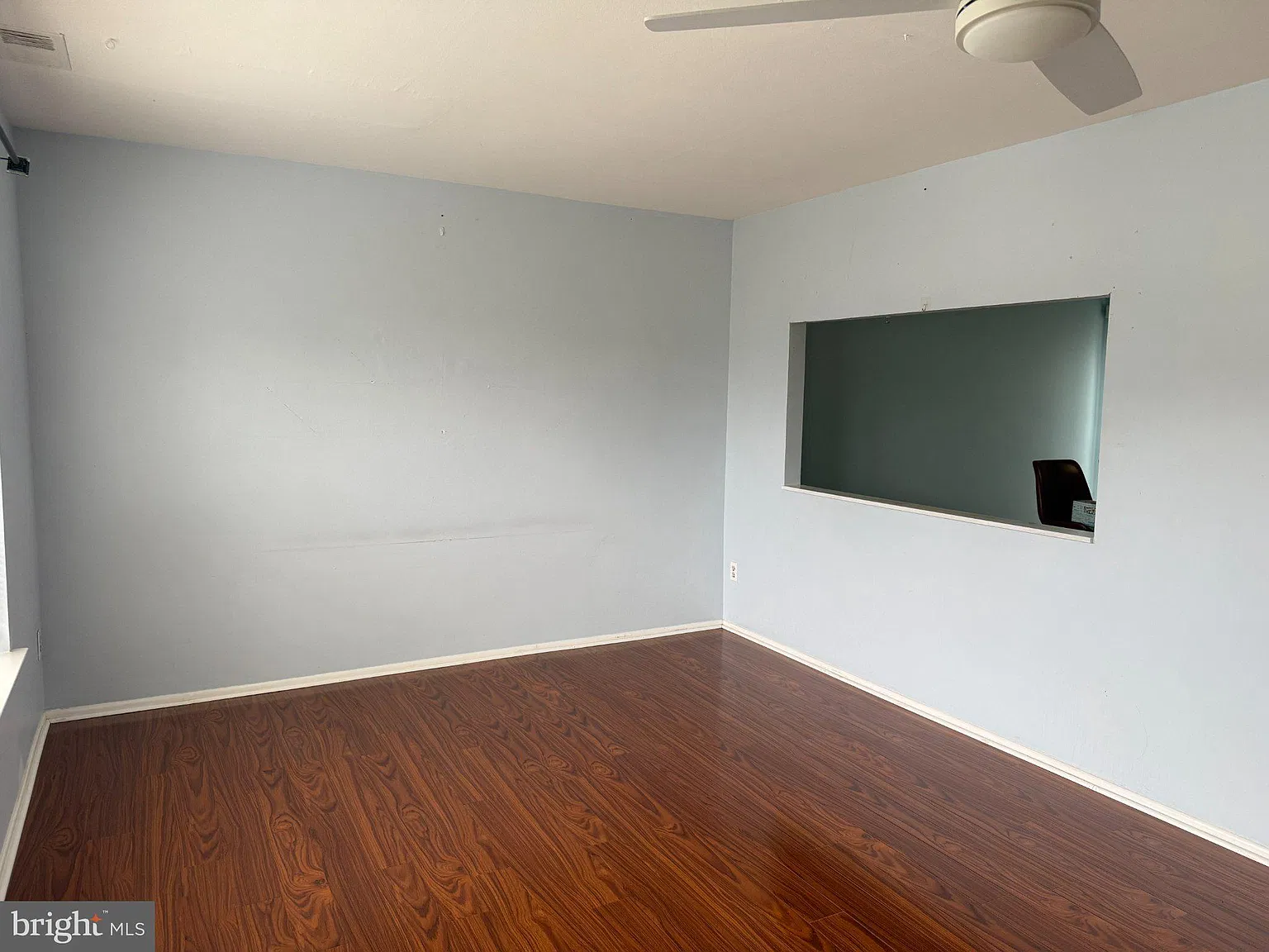 2 bed, 1.5 bath, 1056 sqft, $2,200 — Photo 3